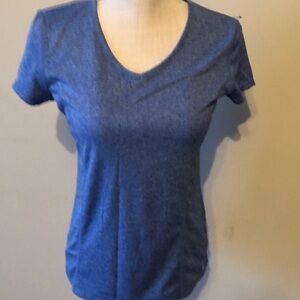Danskin Now semi fitted top, blue. Size Sm